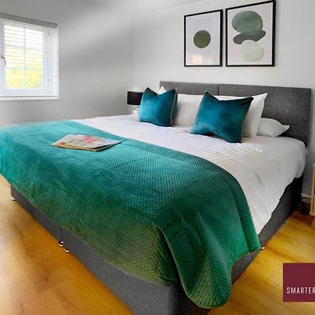 Wokingham - 2 Bed Modern House - Parking Apartment Exterior photo